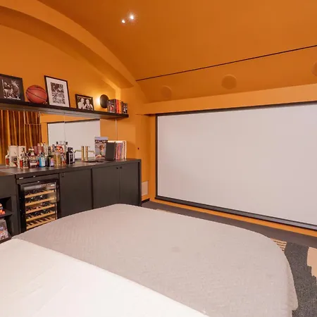 Elegant Triplex With Terrace & Ac - Perfect For 6 Guests
