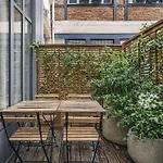 Elegant Triplex With Terrace & Ac - Perfect For 6 Guests