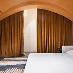 Apartamento Elegant Triplex With Terrace & Ac - Perfect For 6 Guests *