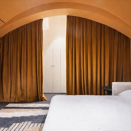 Apartamento Elegant Triplex With Terrace & Ac - Perfect For 6 Guests *