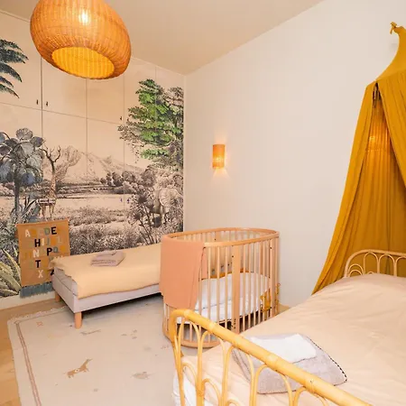 Elegant Triplex With Terrace & Ac - Perfect For 6 Guests *