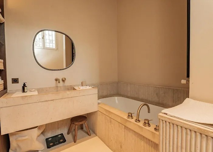 Stunning Triplex Near Grands Boulevards Paříž